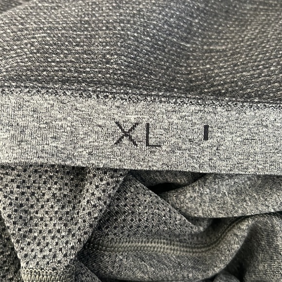 Lululemon VenTech Longsleeve shirt - Picture 4 of 4